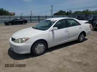 2005 Toyota Camry STD z VIN 4T1BE32K45U024498, wystawiony jako Copart lot #57498975 z przebiegiem 212 549 mil mil oraz Szkoda całkowita • Salvage title. Historia ofert i sprzedaży dostępna na DreamBid. Obrazek 1.