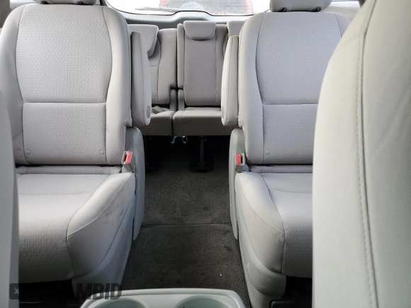 2018 Kia Sedona L with VIN KNDMA5C16J6374241, listed as a Copart auction lot 84114674 with 135,079 mi miles and Clean Title. Bid and sale history available at carsss.com. Image 10.