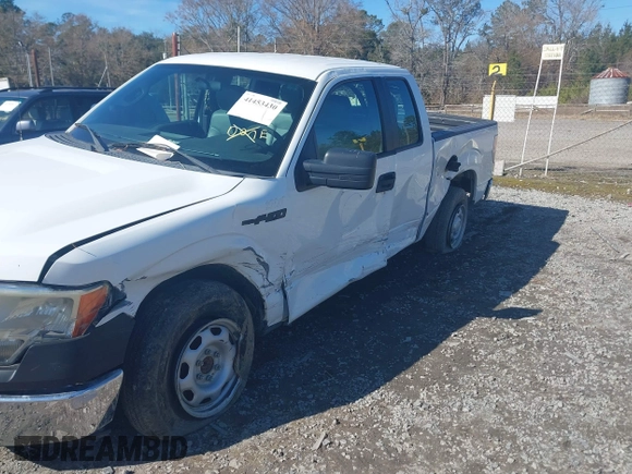 2014 Ford F-150 XL with VIN 1FTFX1CF5EKG23962, listed as a IAAI auction lot 41453430 with 184,837 mi miles. Bid and sale history available at carsss.com. Image 6.