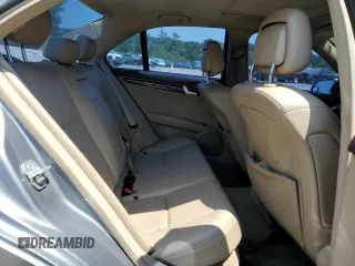 2013 Mercedes-Benz C 350 Sport z VIN WDDGF5HBXDR272336, wystawiony jako Copart lot #59851155 z przebiegiem 189 350 mil mil oraz Czysty tytuł • Clean title. Historia ofert i sprzedaży dostępna na DreamBid. Obrazek 10.