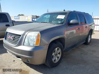 2013 GMC Yukon XL SLT with VIN 1GKS2KE70DR303872, listed as a IAAI auction lot 41659911 with 199,202 mi miles. Bid and sale history available at carsss.com. Image 17.