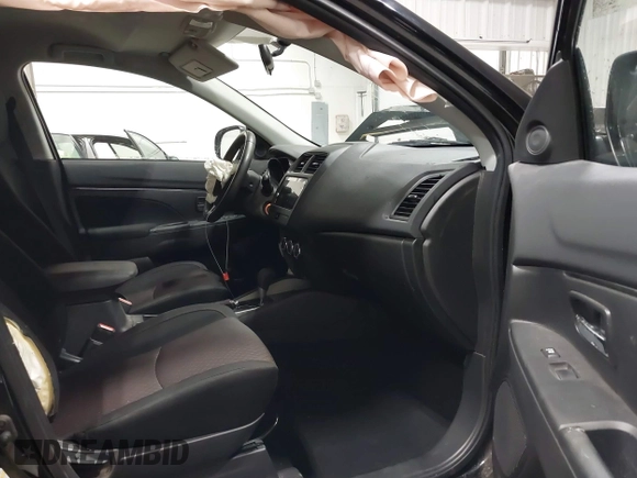 2019 Mitsubishi Outlander ES z VIN JA4AR3AU3KU018303, wystawiony jako IAAI lot #38428365 z przebiegiem 48 945 mil mil oraz . Historia ofert i sprzedaży dostępna na DreamBid. Obrazek 5.