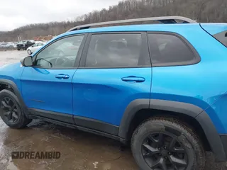 2018 Jeep Cherokee Trailhawk with VIN 1C4PJMBX3JD512813, listed as a IAAI auction lot 41457312 with 125,644 mi miles. Bid and sale history available at carsss.com. Image 15.