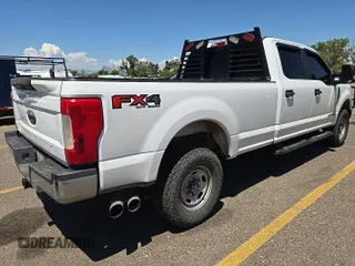 2018 Ford F-250 XL with VIN 1FT7W2BT1JEB88967, listed as a IAAI auction lot 42743495 with 215,105 mi miles and . Bid and sale history available at DreamBid. Image 19.