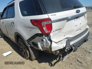 2019 Ford Explorer Limited with VIN 1FM5K8F81KGB06071, listed as a IAAI auction lot 41897131 with 69,831 mi miles and . Bid and sale history available at carsss.com. Image 18.