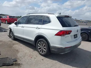2018 Volkswagen Tiguan SEL with VIN 3VV3B7AX7JM219565, listed as a IAAI auction lot 41906582 with 92,391 mi miles. Bid and sale history available at carsss.com. Image 3.