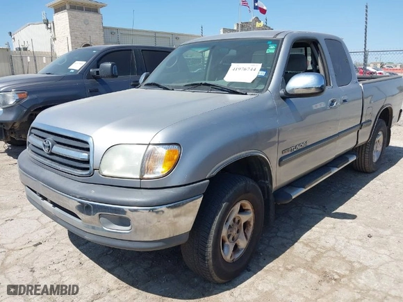 2002 Toyota Tundra SR5 with VIN 5TBRN34152S283145, listed as a IAAI auction lot 41976744 with 198,574 mi miles. Bid and sale history available at carsss.com. Image 2.