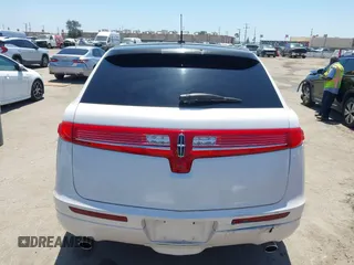 2010 Lincoln MKT EcoBoost with VIN 2LMHJ5AT6ABJ10752, listed as a IAAI auction lot 42140610 with Not Provided miles and . Bid and sale history available at DreamBid. Image 16.