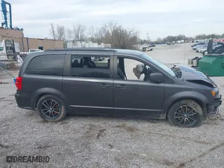 2018 Dodge Grand Caravan GT with VIN 2C4RDGEG8JR220956, listed as a IAAI auction lot 41828202 with 149,386 mi miles. Bid and sale history available at carsss.com. Image 14.