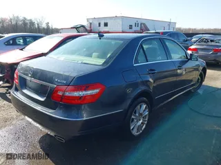 2013 Mercedes-Benz E-Class E 350 Luxury with VIN WDDHF8JB0DA707640, listed as a IAAI auction lot 41916454 with 104,469 mi miles. Bid and sale history available at carsss.com. Image 4.