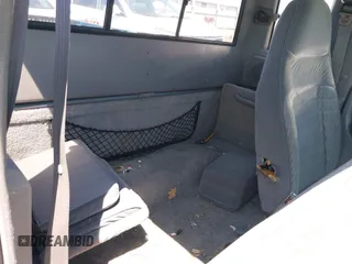 1994 Ford Ranger Splash z VIN 1FTCR14X1RPB54821, wystawiony jako IAAI lot #42386817 z przebiegiem 222 997 mil mil oraz . Historia ofert i sprzedaży dostępna na DreamBid. Obrazek 8.