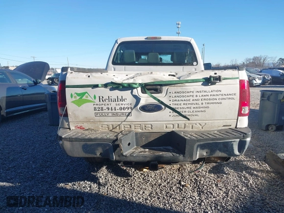 2015 Ford Super Duty F-250 SRW Lariat with VIN 1FT7W2B68FEA26013, listed as a IAAI auction lot 41528281 with 166,947 mi miles. Bid and sale history available at carsss.com. Image 16.