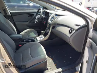 2011 Hyundai Elantra GLS z VIN KMHDH4AE1BU145406, wystawiony jako IAAI lot #42373667 z przebiegiem 121 940 mil mil oraz . Historia ofert i sprzedaży dostępna na DreamBid. Obrazek 5.