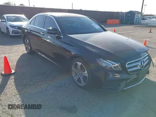 2020 Mercedes-Benz E 350 z VIN WDDZF8DB7LA712123, wystawiony jako IAAI lot #41949727 z przebiegiem 56 382 mil mil oraz . Historia ofert i sprzedaży dostępna na DreamBid. Obrazek 1.