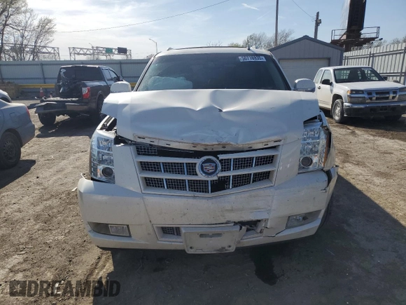 2013 Cadillac Escalade ESV Premium z VIN 1GYS4JEF3DR193014, wystawiony jako Copart lot #50716935 z przebiegiem 202 913 mil mil oraz Szkoda całkowita • Salvage title. Historia ofert i sprzedaży dostępna na DreamBid. Obrazek 5.