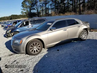 2014 Chrysler 300 C z VIN 2C3CCAEG9EH328699, wystawiony jako Copart lot #88137275 z przebiegiem 132 555 mil mil oraz Szkoda całkowita • Salvage title. Historia ofert i sprzedaży dostępna na DreamBid. Obrazek 1.