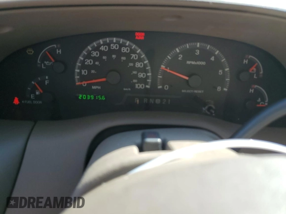 2000 Ford Expedition XLT with VIN 1FMRU15L7YLA86398, listed as a Copart auction lot 75015834 with 203,915 mi miles and Salvage Title. Bid and sale history available at carsss.com. Image 9.