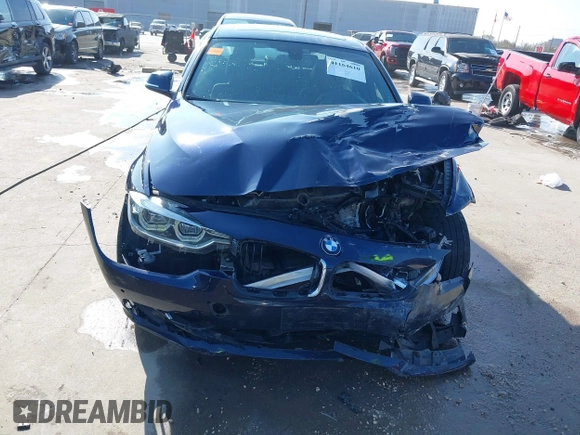 2016 BMW 3 Series 320i xDrive z VIN WBA8E5G56GNT41786, wystawiony jako IAAI lot #41164610 z przebiegiem 57 853 mil mil oraz . Historia ofert i sprzedaży dostępna na DreamBid. Obrazek 13.