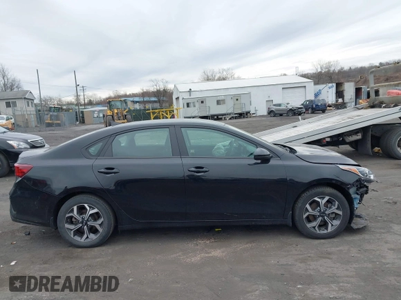 2021 Kia Forte FE with VIN 3KPF24AD1ME270655, listed as a IAAI auction lot 41937171 with 35,081 mi miles and . Bid and sale history available at carsss.com. Image 13.