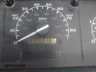 1996 Ford F-250 with VIN 1FTHX26F0TEB68671, listed as a IAAI auction lot 41903909 with 330,621 mi miles. Bid and sale history available at carsss.com. Image 7.
