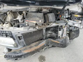 2000 Chevrolet Astro with VIN 1GNEL19W9YB176191, listed as a Copart auction lot 80102404 with Not Provided miles and Salvage Title. Bid and sale history available at carsss.com. Image 13.