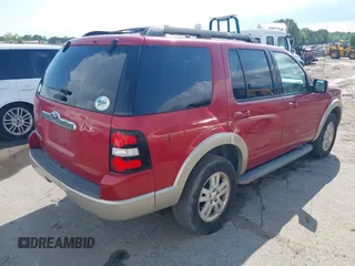 2010 Ford Explorer Eddie Bauer z VIN 1FMEU6EE4AUA85772, wystawiony jako IAAI lot #42202728 z przebiegiem 101 999 mil mil oraz . Historia ofert i sprzedaży dostępna na DreamBid. Obrazek 4.