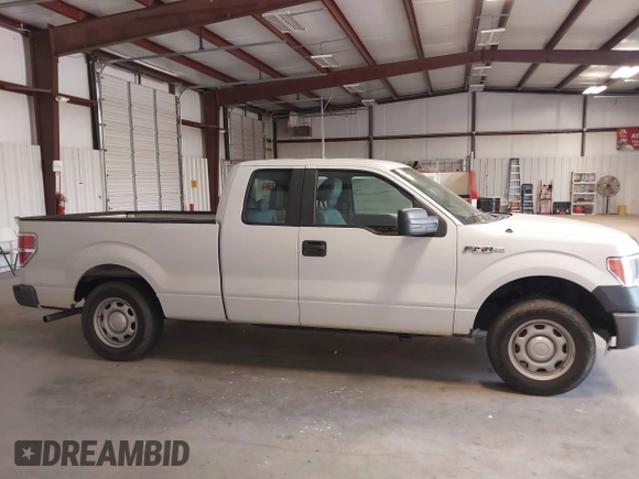 2013 Ford F-150 XL with VIN 1FTEX1CM5DFB88149, listed as a IAAI auction lot 40695089 with 105,049 mi miles. Bid and sale history available at carsss.com. Image 14.