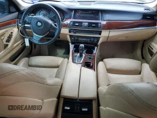 2015 BMW 5 Series 550i z VIN WBAKN9C5XFD960897, wystawiony jako Copart lot #68175054 z przebiegiem 164 761 mil mil oraz Czysty tytuł • Clean title. Historia ofert i sprzedaży dostępna na DreamBid. Obrazek 8.