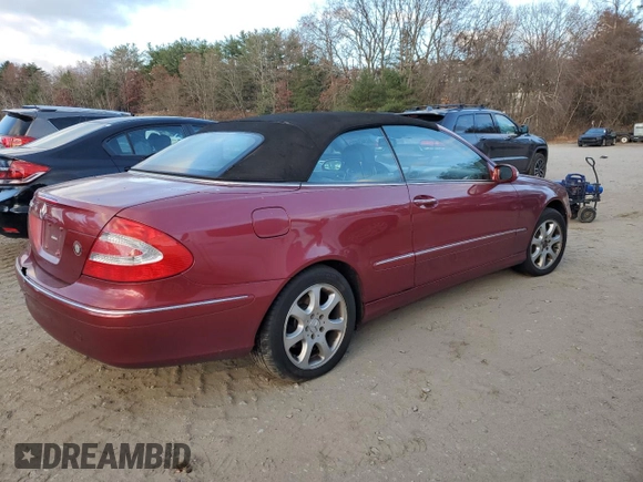 2004 Mercedes-Benz CLK 320 z VIN WDBTK65G04T032160, wystawiony jako Copart lot #80343424 z przebiegiem 104 002 mil mil oraz Tytuł czysty. Historia ofert i sprzedaży dostępna na DreamBid. Obrazek 3.