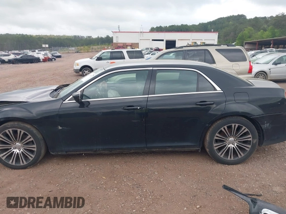 2013 Chrysler 300 with VIN 2C3CCABG4DH712280, listed as a IAAI auction lot 41471254 with 213,280 mi miles. Bid and sale history available at carsss.com. Image 15.