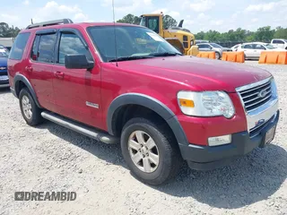 2007 Ford Explorer XLT with VIN 1FMEU73E67UB28736, listed as a IAAI auction lot 42160256 with 136,796 mi miles. Bid and sale history available at carsss.com. Image 1.