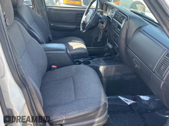 2000 Jeep Cherokee Classic with VIN 1J4FF58S4YL219673, listed as a Copart auction lot 48809075 with 198,334 mi miles and Salvage Title. Bid and sale history available at carsss.com. Image 5.