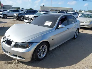 2007 BMW 3 Series 328i with VIN WBAVC53527FZ71572, listed as a IAAI auction lot 41948149 with 142,138 mi miles and . Bid and sale history available at carsss.com. Image 18.