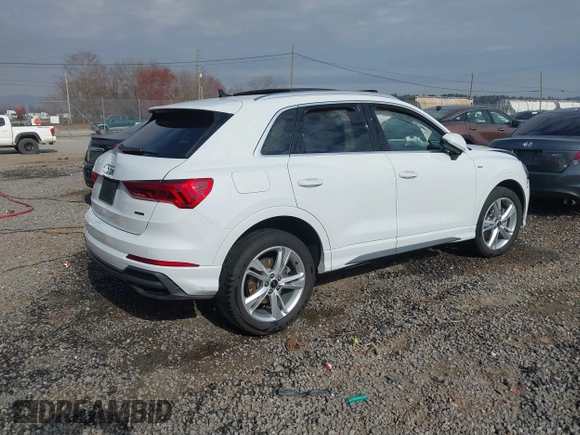 2024 Audi Q3 S line Premium z VIN WA1DECF3XR1108195, wystawiony jako IAAI lot #41833728 z przebiegiem Nie podano mil oraz . Historia ofert i sprzedaży dostępna na DreamBid. Obrazek 4.