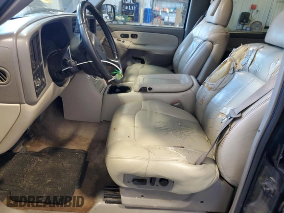 2000 Chevrolet Suburban LT with VIN 3GNEC16TXYG110718, listed as a Copart auction lot 74734314 with 208,488 mi miles and Salvage Title. Bid and sale history available at carsss.com. Image 7.