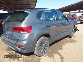 2024 Volkswagen Taos S z VIN 3VV5X7B24RM123644, wystawiony jako IAAI lot #42247698 z przebiegiem 8 097 mil mil oraz . Historia ofert i sprzedaży dostępna na DreamBid. Obrazek 4.