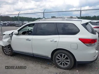 2014 Nissan Pathfinder Platinum with VIN 5N1AR2MN4EC731012, listed as a IAAI auction lot 42220965 with 170,000 mi miles and . Bid and sale history available at DreamBid. Image 14.