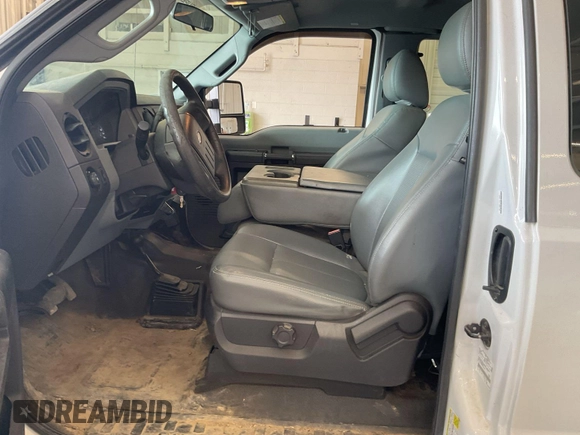 2015 Ford F-250 XLT with VIN 1FT7X2B68FEA89335, listed as a IAAI auction lot 42785319 with 130,513 mi miles and . Bid and sale history available at DreamBid. Image 16.