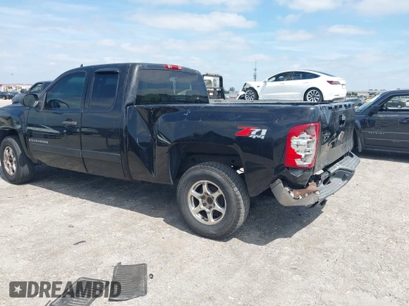 2007 Chevrolet Silverado 1500 1LT with VIN 2GCEK19J271659603, listed as a IAAI auction lot 42098689 with 240,918 mi miles and . Bid and sale history available at DreamBid. Image 3.