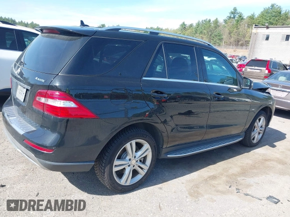 2012 Mercedes-Benz M 350 z VIN 4JGDA5HB9CA059074, wystawiony jako IAAI lot #42028443 z przebiegiem 172 462 mil mil oraz . Historia ofert i sprzedaży dostępna na DreamBid. Obrazek 14.