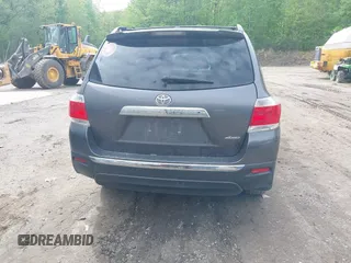 2013 Toyota Highlander Limited z VIN 5TDDK3EH0DS221967, wystawiony jako IAAI lot #42306472 z przebiegiem 198 316 mil mil oraz . Historia ofert i sprzedaży dostępna na DreamBid. Obrazek 17.