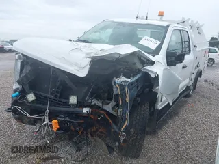 2024 Ford F-250 XL z VIN 1FT7X2BA9REC20703, wystawiony jako IAAI lot #42271124 z przebiegiem Nie podano mil oraz . Historia ofert i sprzedaży dostępna na DreamBid. Obrazek 2.