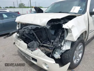 2013 GMC Yukon Denali with VIN 1GKS1EEF5DR326804, listed as a IAAI auction lot 41944142 with 1 mi miles. Bid and sale history available at carsss.com. Image 6.