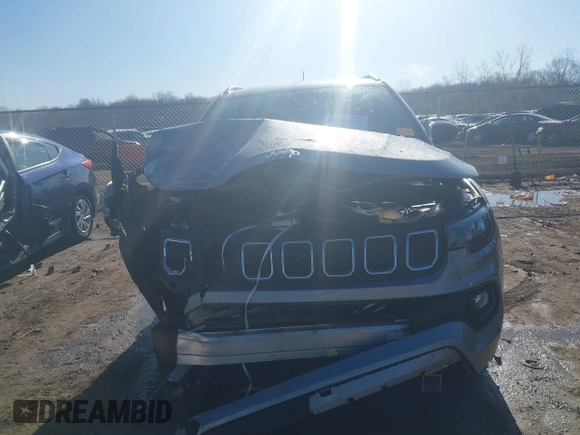 2023 Jeep Compass Latitude Lux z VIN 3C4NJDFN4PT530739, wystawiony jako IAAI lot #42038351 z przebiegiem 32 574 mil mil oraz . Historia ofert i sprzedaży dostępna na DreamBid. Obrazek 13.