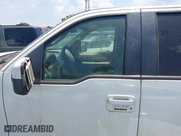 2008 Ford F-150 XLT z VIN 1FTPW12V98KC12486, wystawiony jako IAAI lot #42684235 z przebiegiem Nie podano mil oraz . Historia ofert i sprzedaży dostępna na DreamBid. Obrazek 14.