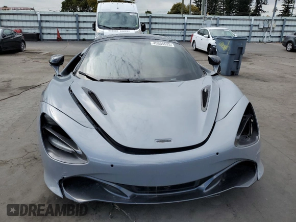 2022 McLaren 720S z VIN SBM14FCA4NW006444, wystawiony jako Copart lot #45854525 z przebiegiem Nie podano mil oraz Szkody całkowita. Historia ofert i sprzedaży dostępna na DreamBid. Obrazek 5.