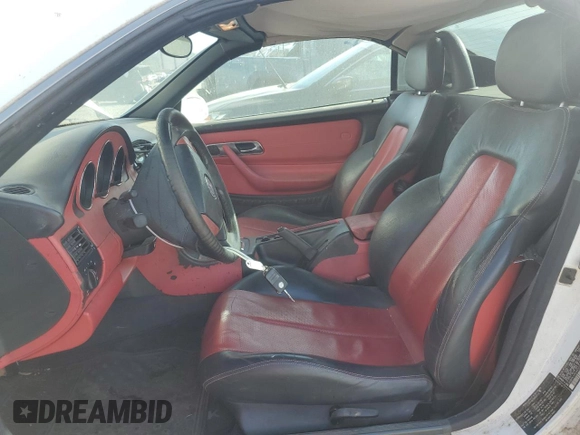 1998 Mercedes-Benz SLK-Class with VIN WDBKK47F1WF015342, listed as a Copart auction lot 77369564 with 192,528 mi miles and Clean Title. Bid and sale history available at carsss.com. Image 7.