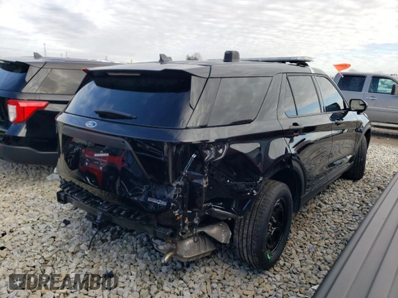 2024 Ford Police Interceptor Utility z VIN 1FM5K8AB4RGA48597, wystawiony jako Copart lot #81979424 z przebiegiem 9 858 mil mil oraz Szkoda całkowita • Salvage title. Historia ofert i sprzedaży dostępna na DreamBid. Obrazek 3.