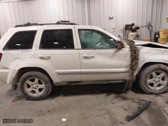 2007 Jeep Grand Cherokee Limited with VIN 1J8HR58P57C532367, listed as a IAAI auction lot 41160987 with 151,544 mi miles. Bid and sale history available at carsss.com. Image 13.