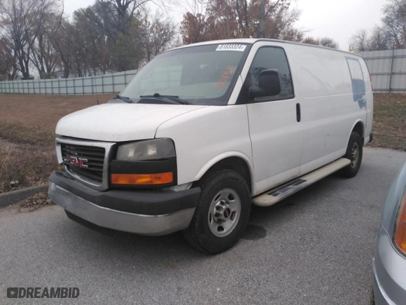2014 GMC Savana Cargo Van with VIN 1GTW7FCA3E1915858, listed as a Copart auction lot 81833324 with 249,661 mi miles and Salvage Title. Bid and sale history available at carsss.com. Image 1.